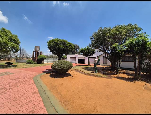 3 BEDROOM HOUSE FOR SALE IN VAN DER MERWES KROON